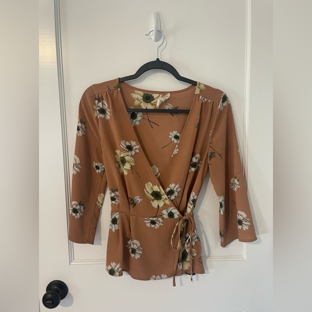 3/4 length sleeve floral wrap top